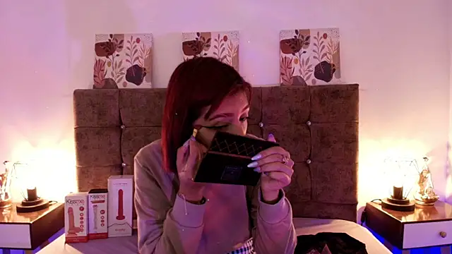 Snapshot of Dulce_Bella_ chatting on September 2025 12:09:01 PM Dulce Bella online show from September 2025 12:09:01 PM