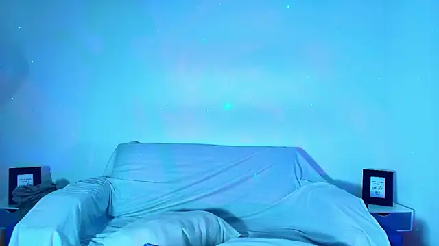 Snapshot of Dulce_Bella_ chatting on October 2025 12:02:02 PM Dulce Bella online show from October 2025 12:02:02 PM