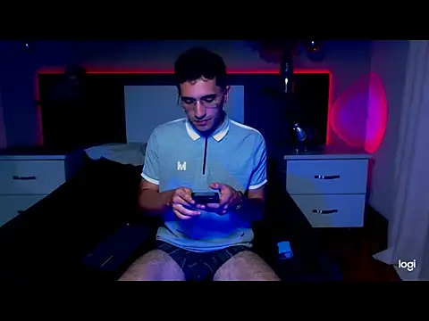 eriikjoness online show from November 2025 01:15:01 AM