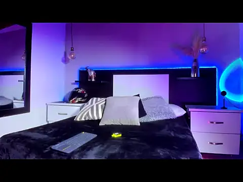 eriikjoness online show from November 2025 07:14:02 PM