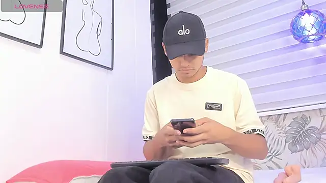 Snapshot of Tthiago_cruz chatting on September 2025 01:53:01 AM Tthiago cruz online show from September 2025 01:53:01 AM