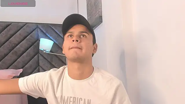 Snapshot of Tthiago_cruz chatting on October 2025 11:12:02 PM Tthiago cruz online show from October 2025 11:12:02 PM