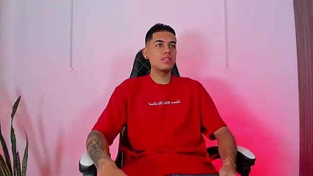 Nickyblazze  online show from September 2025 01:35:02 PM