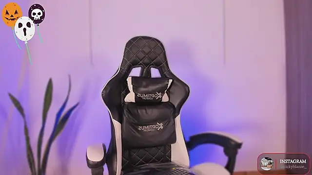 Nickyblazze  online show from November 2025 12:29:02 PM