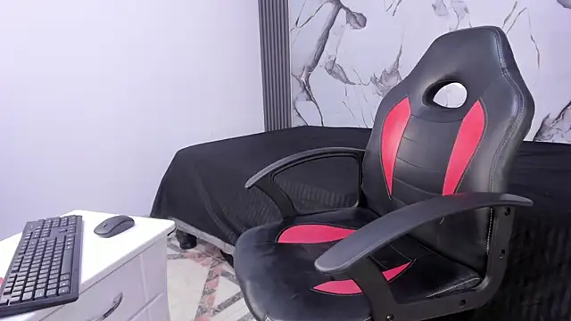 Hillarytonsonx online show from September 2025 12:27:01 PM