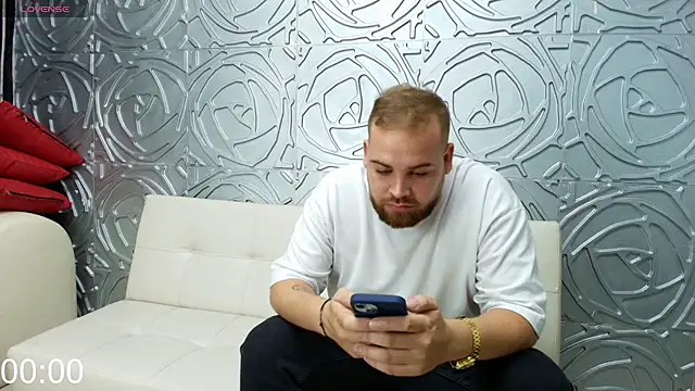 Snapshot of Sweetberryhot chatting on November 2025 07:14:01 PM Sweetberryhot online show from November 2025 07:14:01 PM