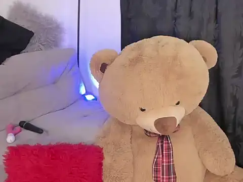 Snapshot of Elyross1_ chatting on October 2025 09:36:01 PM Elyross1 online show from October 2025 09:36:01 PM