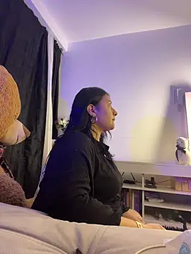 Snapshot of Elyross1_ chatting on October 2025 11:23:01 PM Elyross1 online show from October 2025 11:23:01 PM