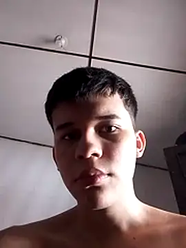 Daniel97Quintero online show from December 2025 02:25:02 PM