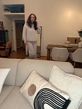 SophiiaStarr online show from October 2025 04:30:01 PM