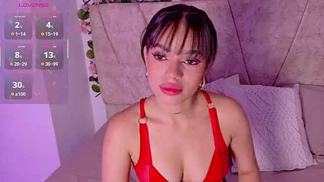 LaraGiil online show from November 2025 01:17:02 PM