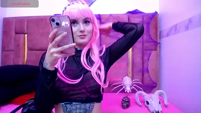 XBODTRIIPX online show from October 2025 04:42:01 AM