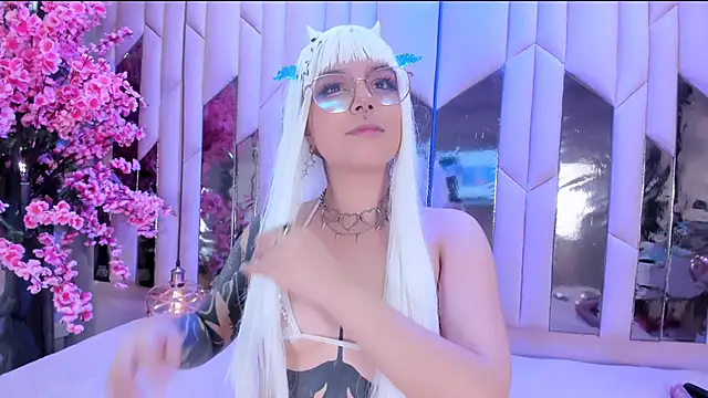 BizzyNoar online show from September 2025 09:17:02 PM