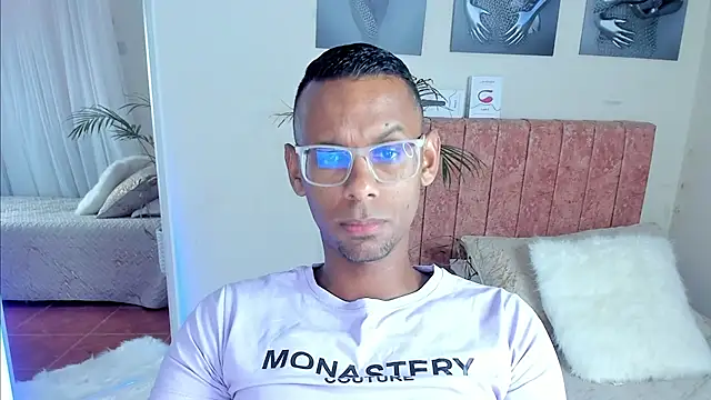 Snapshot of KingEdward_ chatting on November 2025 11:09:01 AM KingEdward online show from November 2025 11:09:01 AM