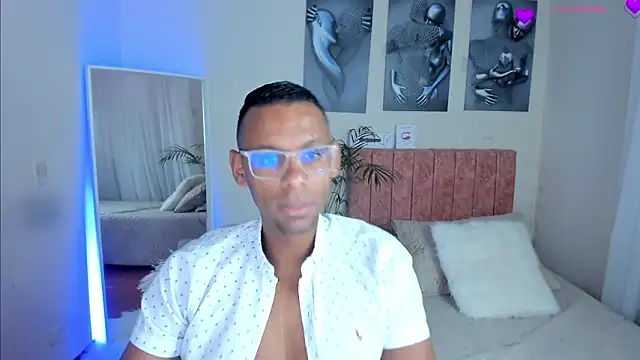 Snapshot of KingEdward_ chatting on November 2025 11:10:02 AM KingEdward online show from November 2025 11:10:02 AM