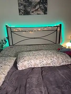 nikkaanderic online show from March 2026 09:18:02 PM