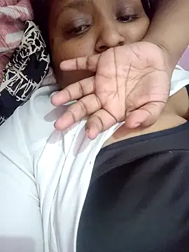 bitch-horny online show from September 2025 01:15:01 PM