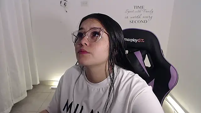 Snapshot of amberbakee chatting on June 2026 03:00:01 PM amberbakee online show from June 2026 03:00:01 PM