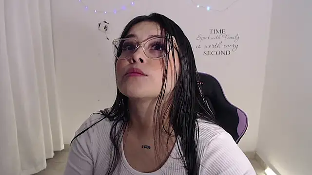 Snapshot of amberbakee chatting on June 2026 01:42:01 PM amberbakee online show from June 2026 01:42:01 PM