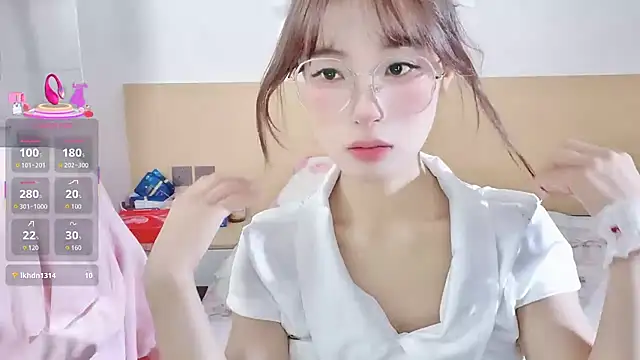 yuanbao a online show from September 2025 12:08:02 PM