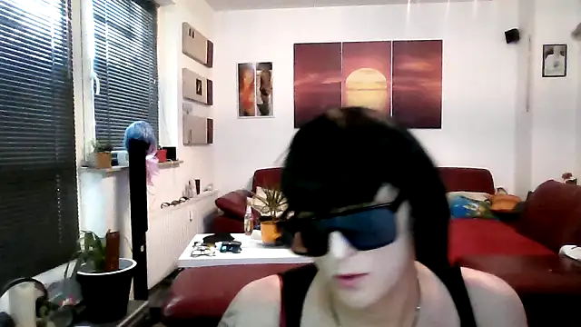 hellgirl1980 online show from September 2025 05:05:02 PM