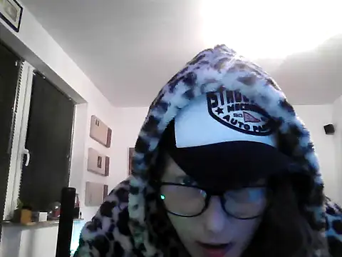 hellgirl1980 online show from October 2025 01:59:02 AM