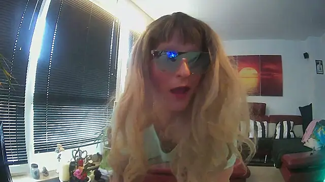 hellgirl1980 online show from October 2025 10:38:02 AM