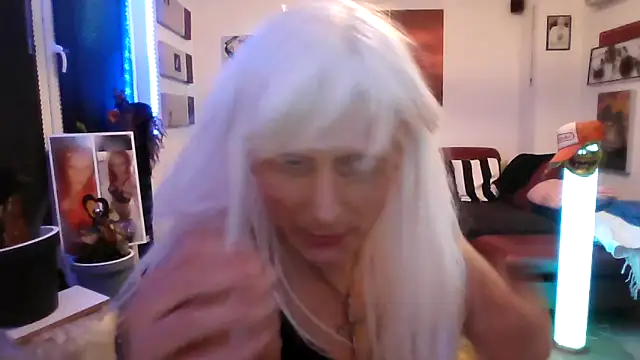 hellgirl1980 online show from October 2025 02:12:01 AM