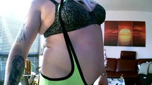 hellgirl1980 online show from November 2025 12:49:02 PM