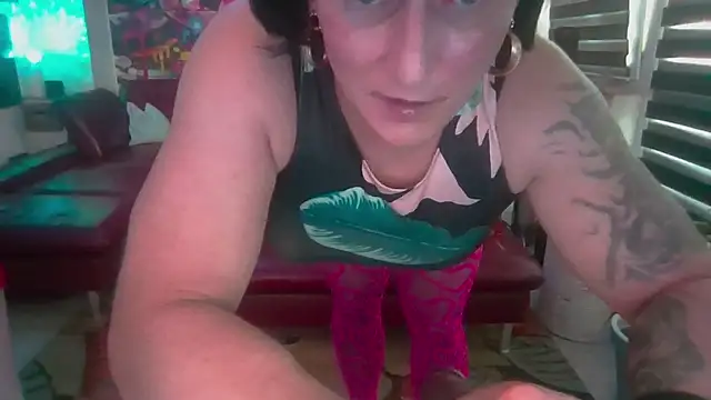 Snapshot of hellgirl1980 chatting on July 2026 05:02:02 AM hellgirl1980 online show from July 2026 05:02:02 AM
