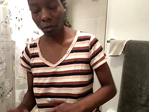 littyleesh1 online show from November 2025 01:33:02 PM