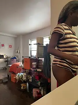 littyleesh1 online show from March 2026 02:00:01 PM