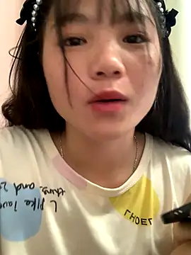 Emlyly-18 online show from September 2025 12:43:01 AM