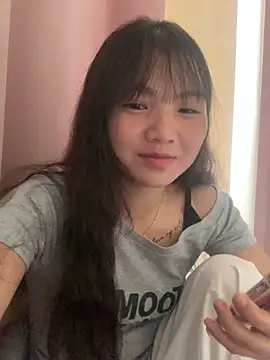 Emlyly-18 online show from September 2025 06:18:02 AM