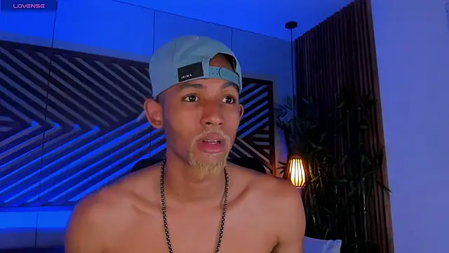 Snapshot of B_Wild chatting on September 2025 03:18:02 AM B Wild online show from September 2025 03:18:02 AM