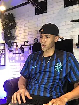 Snapshot of B_Wild chatting on September 2025 03:55:02 AM B Wild online show from September 2025 03:55:02 AM