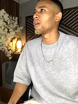 Snapshot of B_Wild chatting on October 2025 03:27:01 AM B Wild online show from October 2025 03:27:01 AM