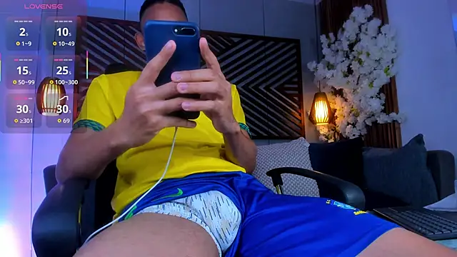 Snapshot of B_Wild chatting on October 2025 03:51:02 AM B Wild online show from October 2025 03:51:02 AM