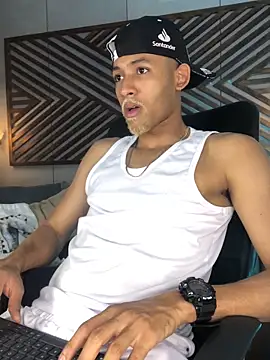 Snapshot of B_Wild chatting on October 2025 04:13:01 AM B Wild online show from October 2025 04:13:01 AM