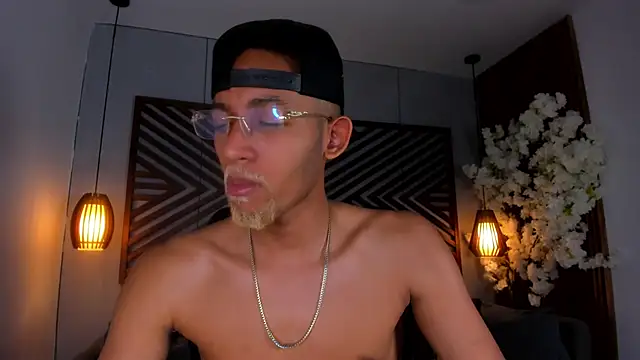 Snapshot of B_Wild chatting on October 2025 03:51:02 AM B Wild online show from October 2025 03:51:02 AM