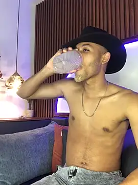 Snapshot of B_Wild chatting on November 2025 04:00:01 AM B Wild online show from November 2025 04:00:01 AM