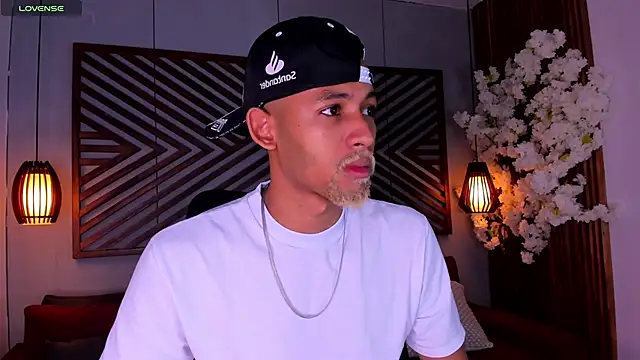 Snapshot of B_Wild chatting on November 2025 03:16:02 AM B Wild online show from November 2025 03:16:02 AM