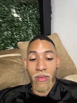 Snapshot of B_Wild chatting on November 2025 02:37:02 AM B Wild online show from November 2025 02:37:02 AM