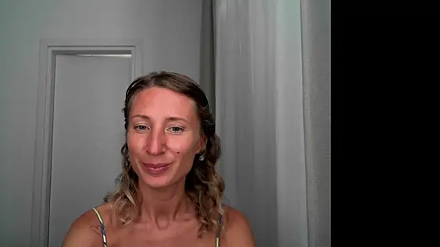 Snapshot of Paevoa chatting on September 2025 02:44:01 PM Paevoa online show from September 2025 02:44:01 PM