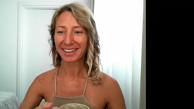 Snapshot of Paevoa chatting on October 2025 07:22:01 AM Paevoa online show from October 2025 07:22:01 AM