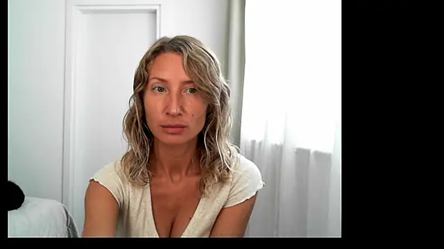 Snapshot of Paevoa chatting on October 2025 09:00:02 AM Paevoa online show from October 2025 09:00:02 AM