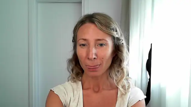 Snapshot of Paevoa chatting on November 2025 09:19:02 AM Paevoa online show from November 2025 09:19:02 AM