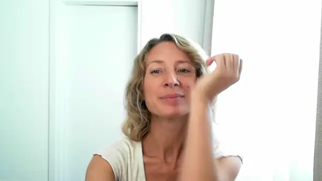 Snapshot of Paevoa chatting on November 2025 10:04:02 AM Paevoa online show from November 2025 10:04:02 AM