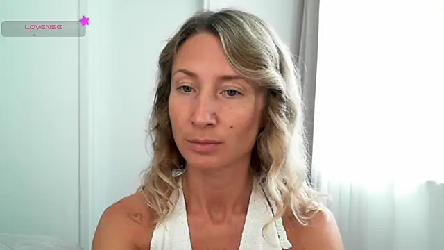 Snapshot of Paevoa chatting on December 2025 09:29:02 AM Paevoa online show from December 2025 09:29:02 AM