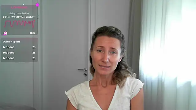 Snapshot of Paevoa chatting on December 2025 10:02:01 AM Paevoa online show from December 2025 10:02:01 AM